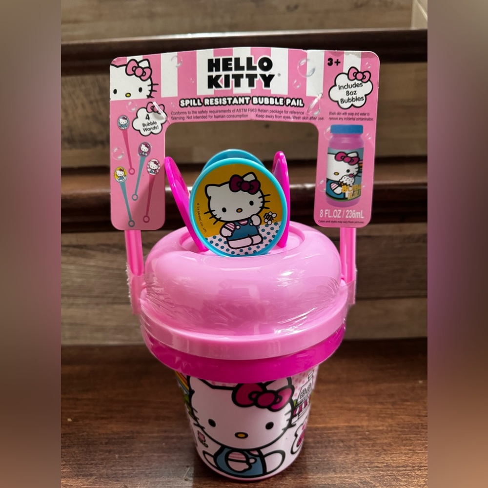 Hello Kitty Spill Resistance Bubble Pail - 
 NEW
